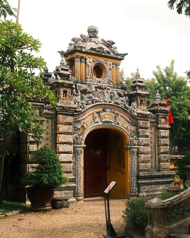 Hue | The Lost Imperial City
